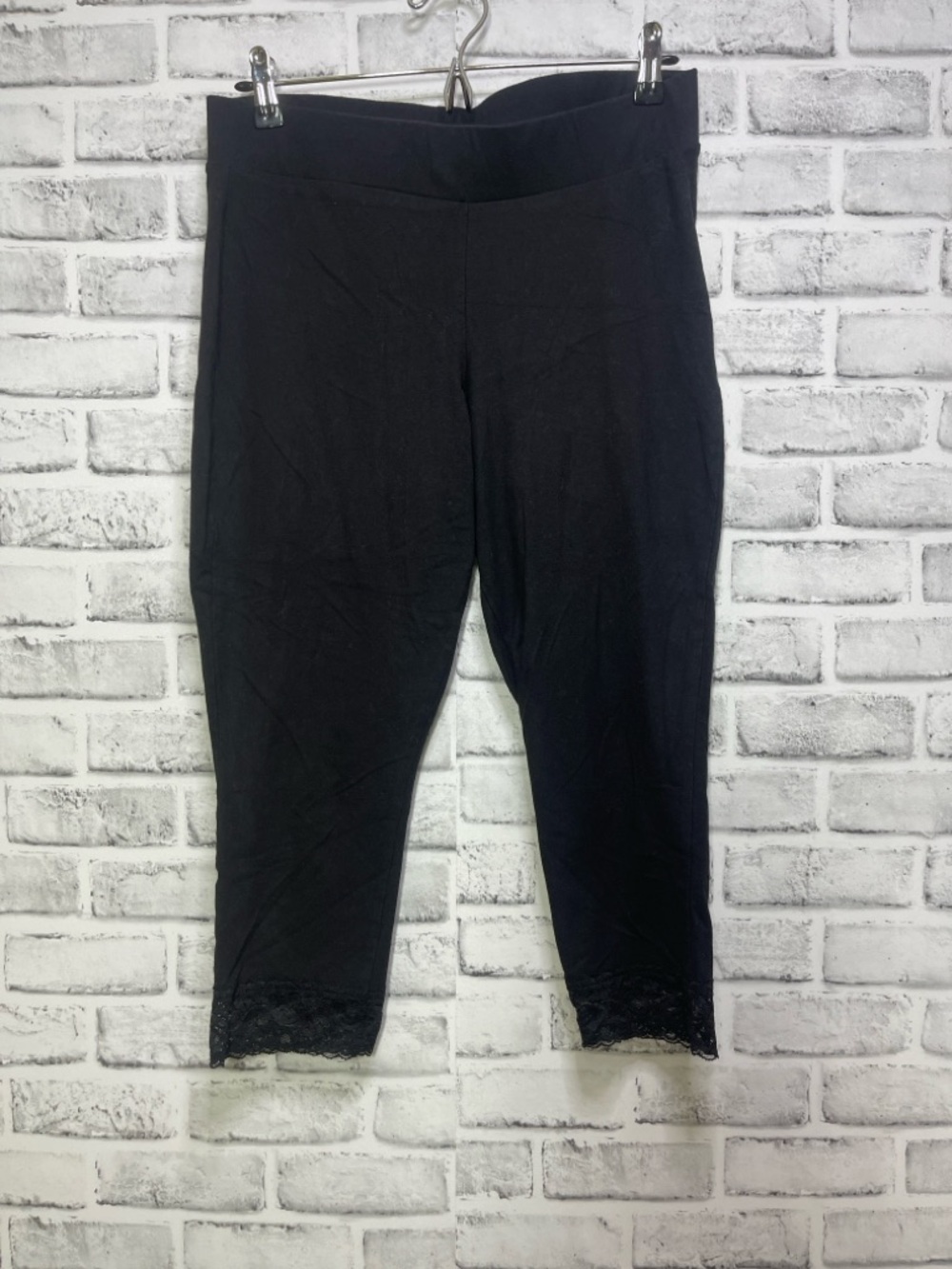 Torrid Black Lace Hem Crop Leggings 1